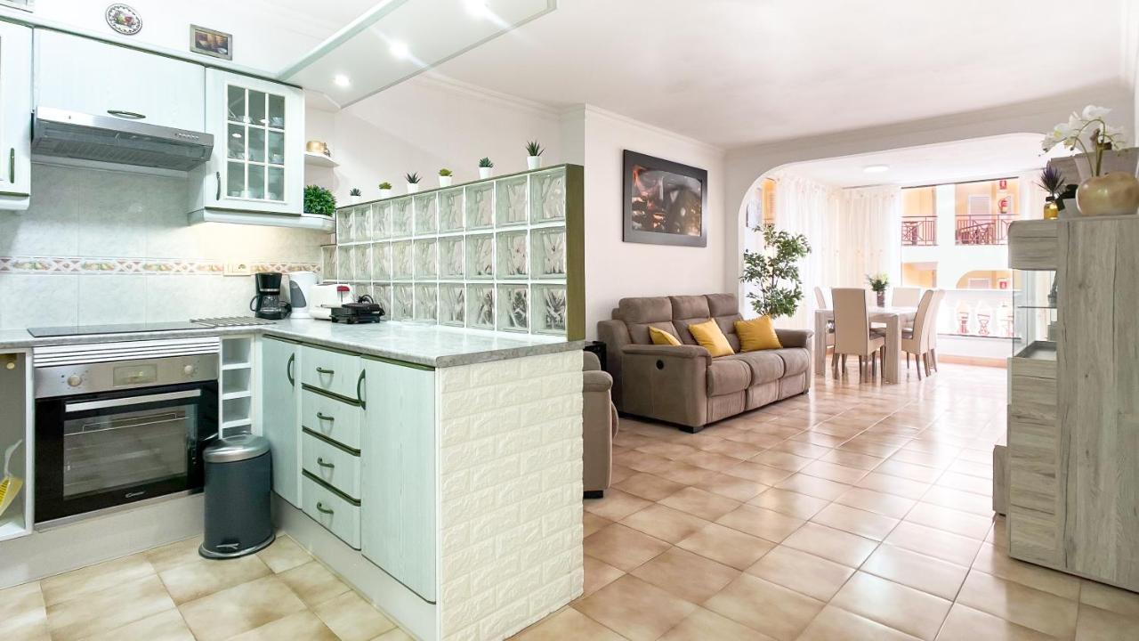Korallia Guesthouse Castle Harbour Los Cristianos  Exterior photo