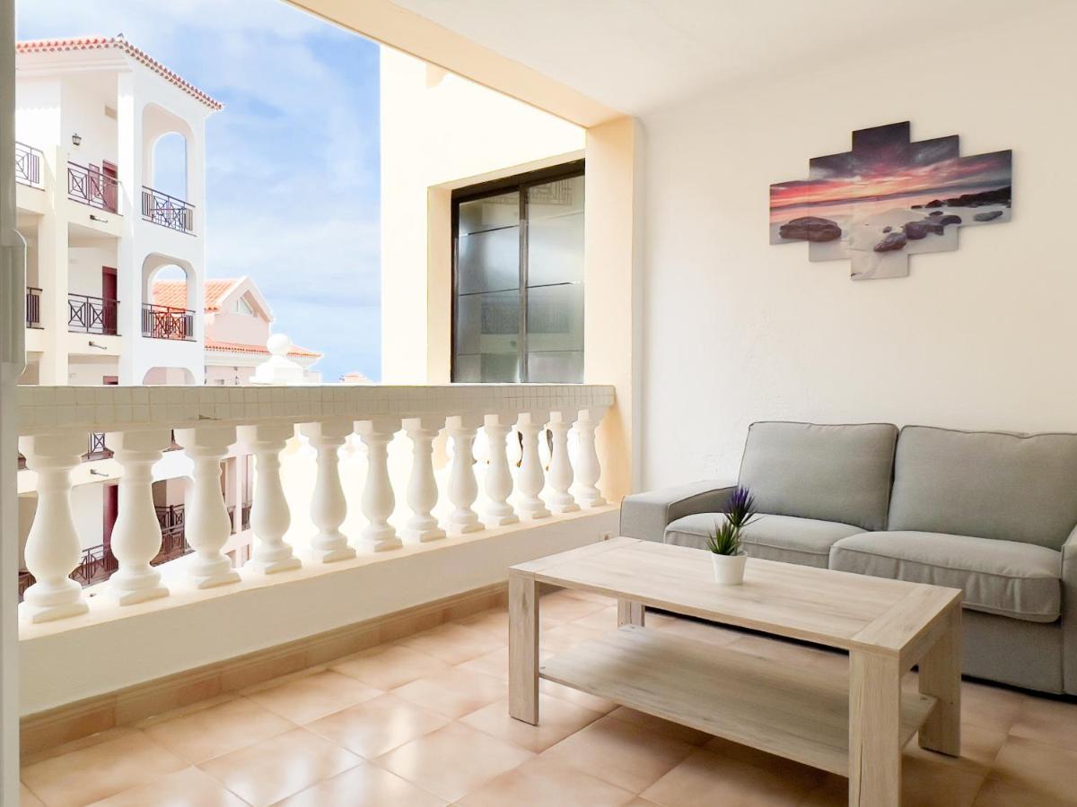 Korallia Guesthouse Castle Harbour Los Cristianos  Exterior photo